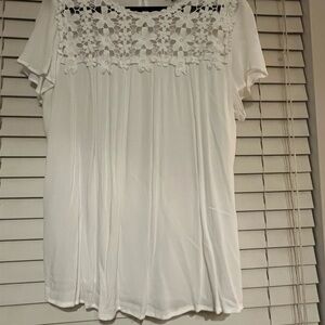 Torrid Crinkle Gauze Daisy Crochet Trim Top White 2X